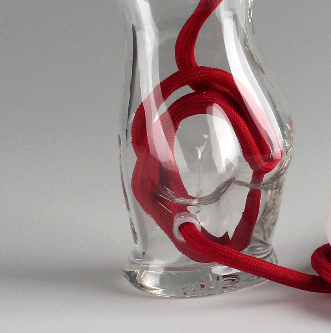 Flaschen-Lampe selber bauen Flasche eve Textilkabel rot 